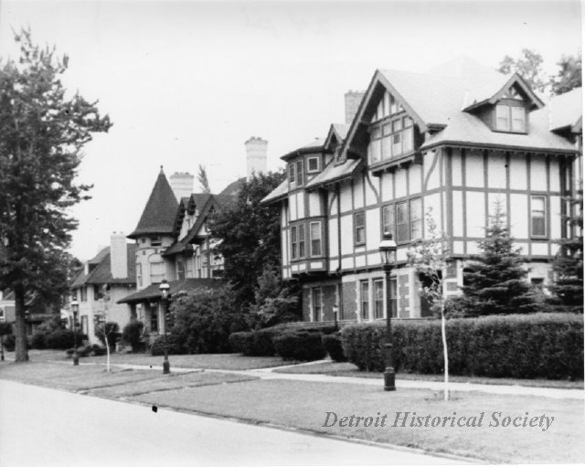 Iroquois Street in Indian Village, 1975 - 2009.019.389