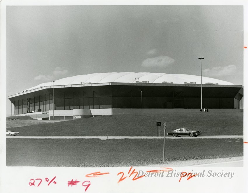 Black and white photograph of the Pontiac Silverdome, c.1980