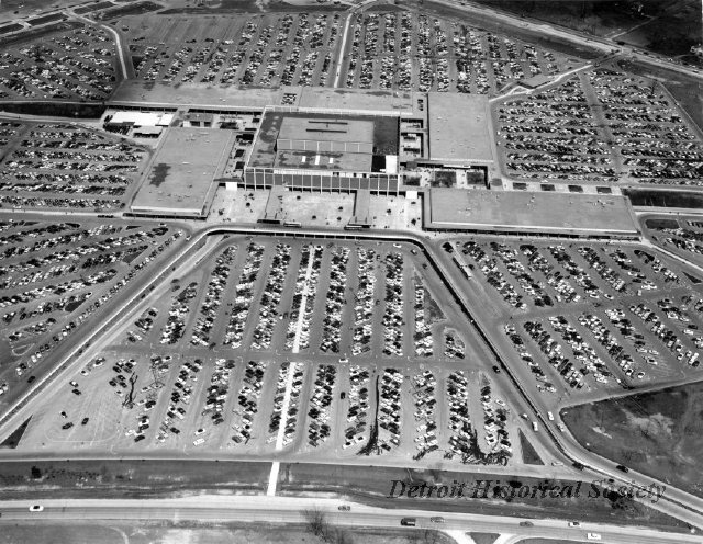 Northland Shopping Center, 1950s