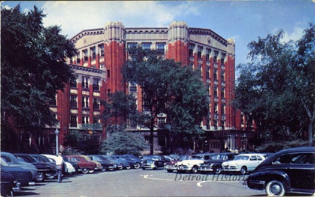 Henry Ford Hospital entrance, 1950s - 2012.044.952