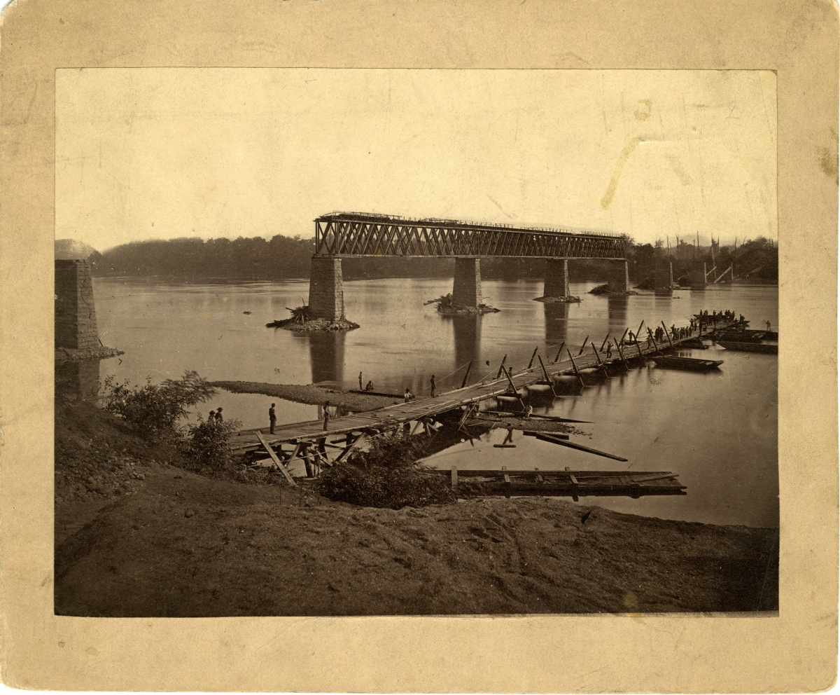 Pontoon bridge